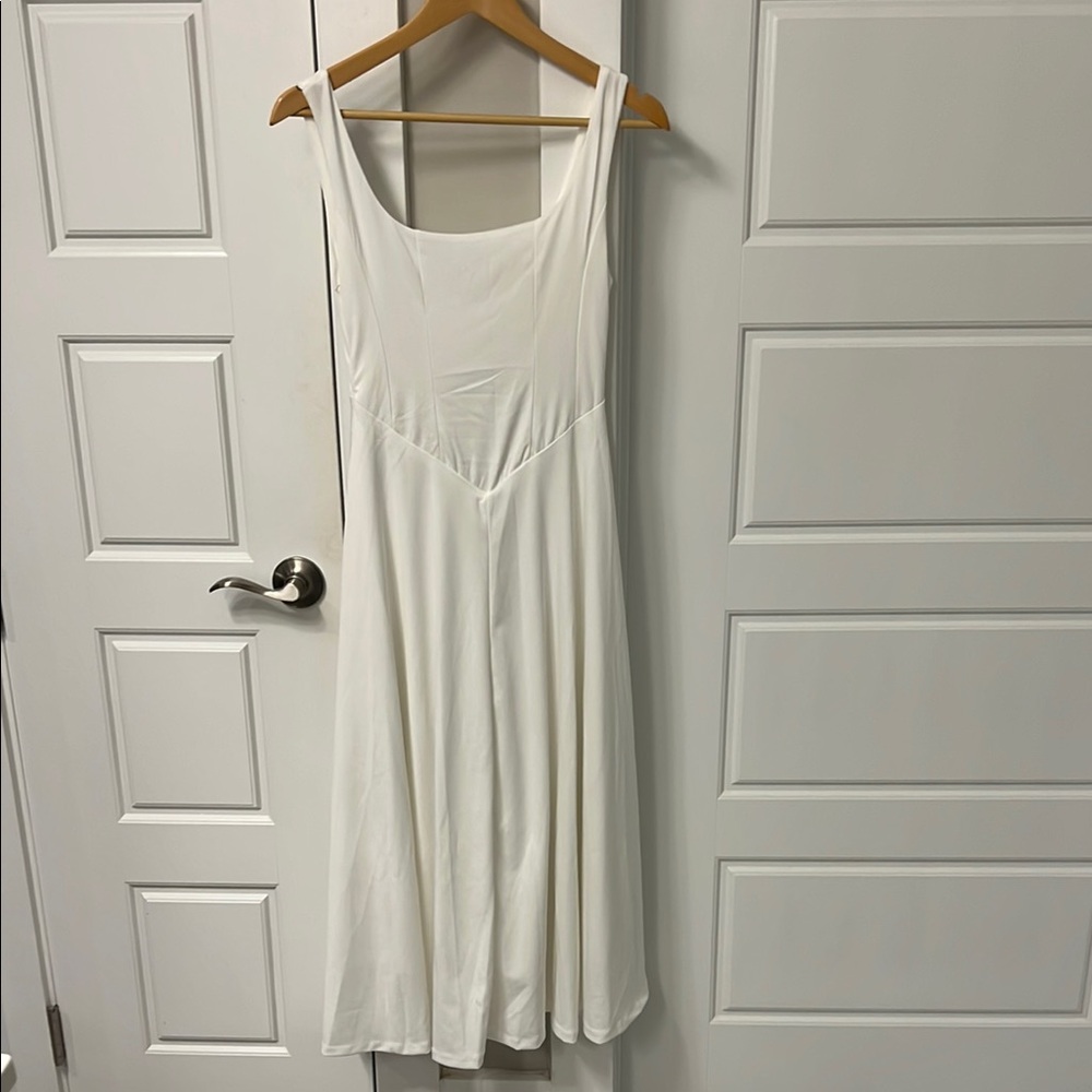NWOT Elegant White Sleeveless Dress